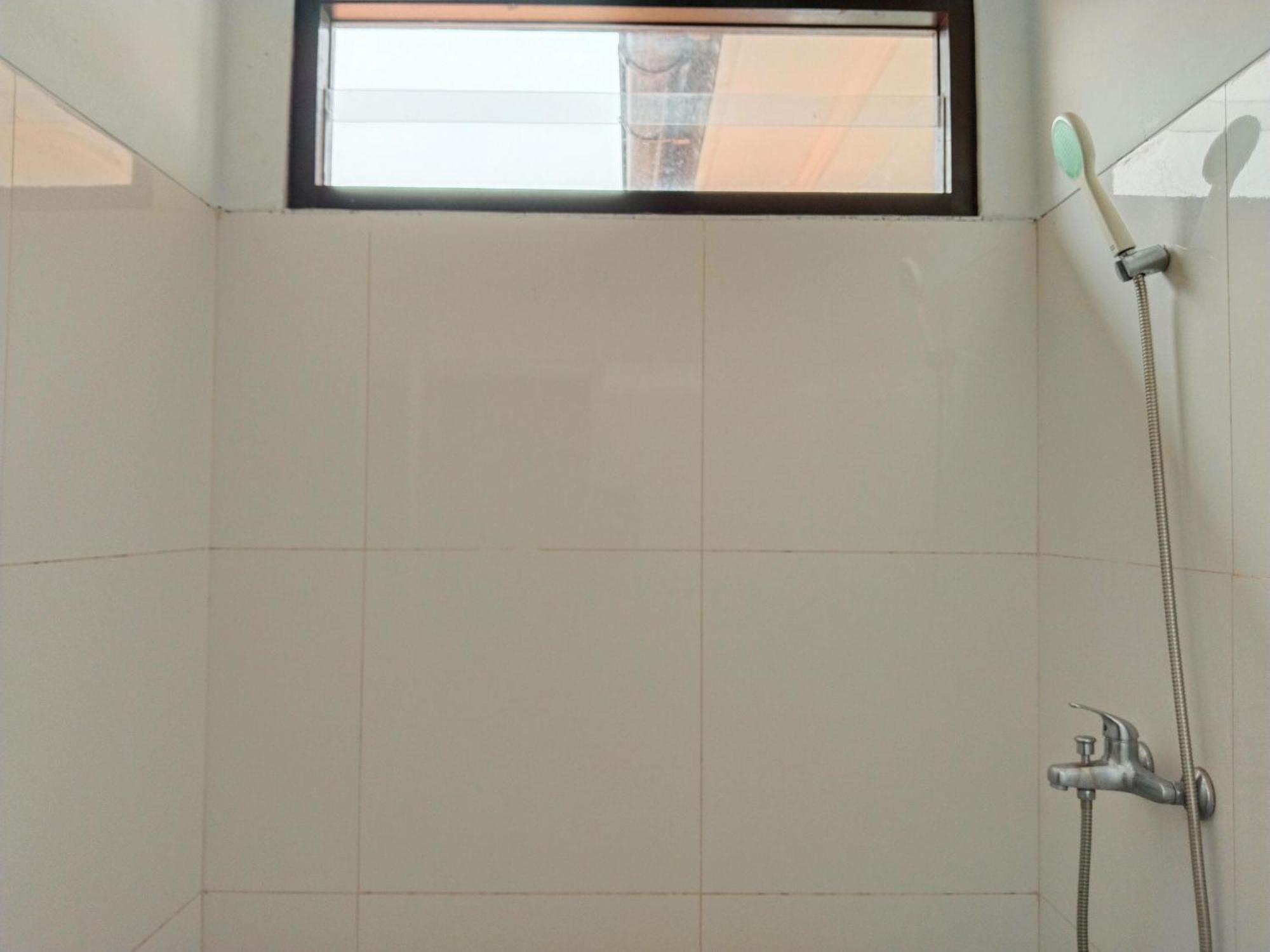 Hotel Dejati House Bekasi Exterior foto