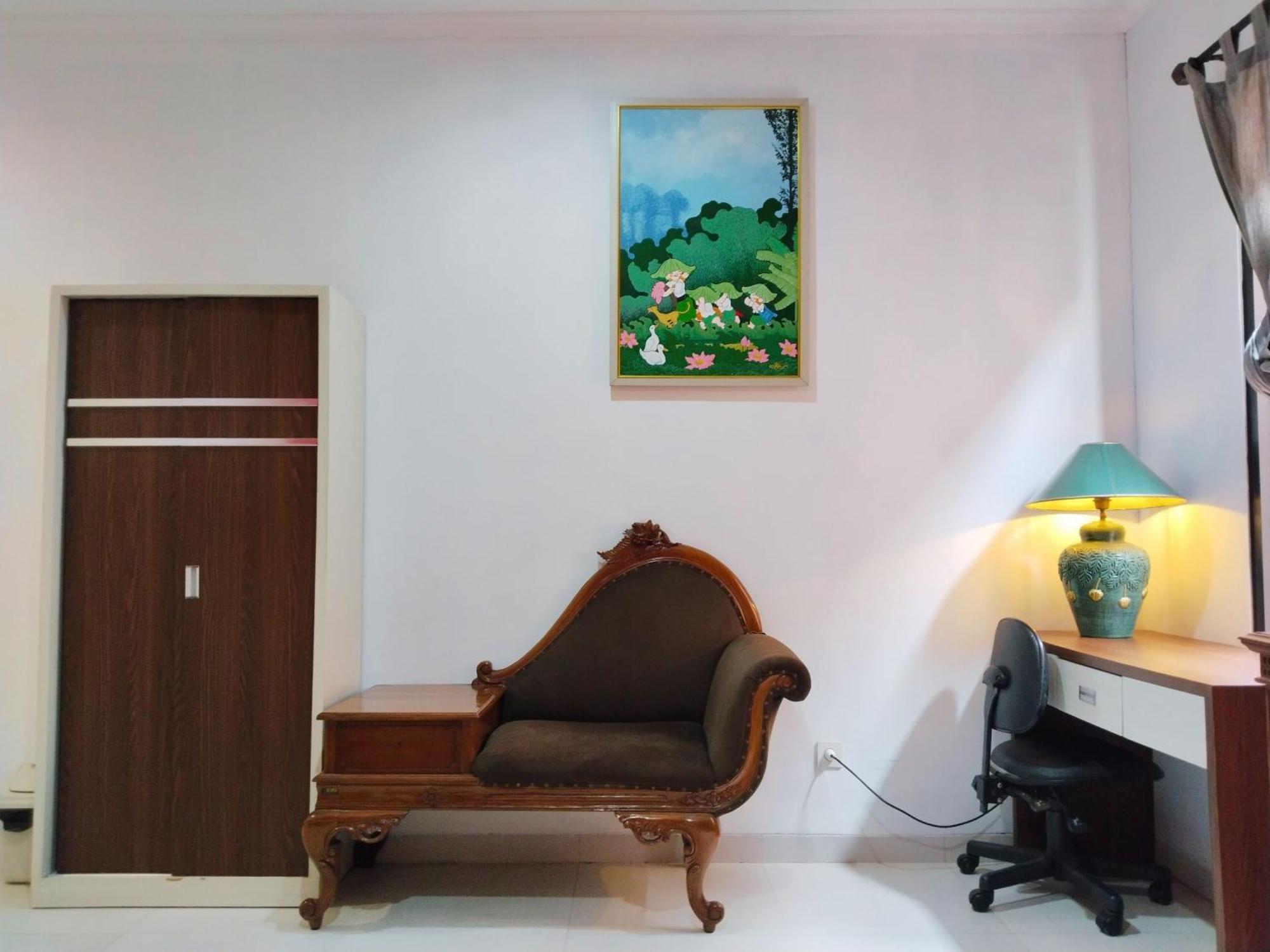 Hotel Dejati House Bekasi Exterior foto