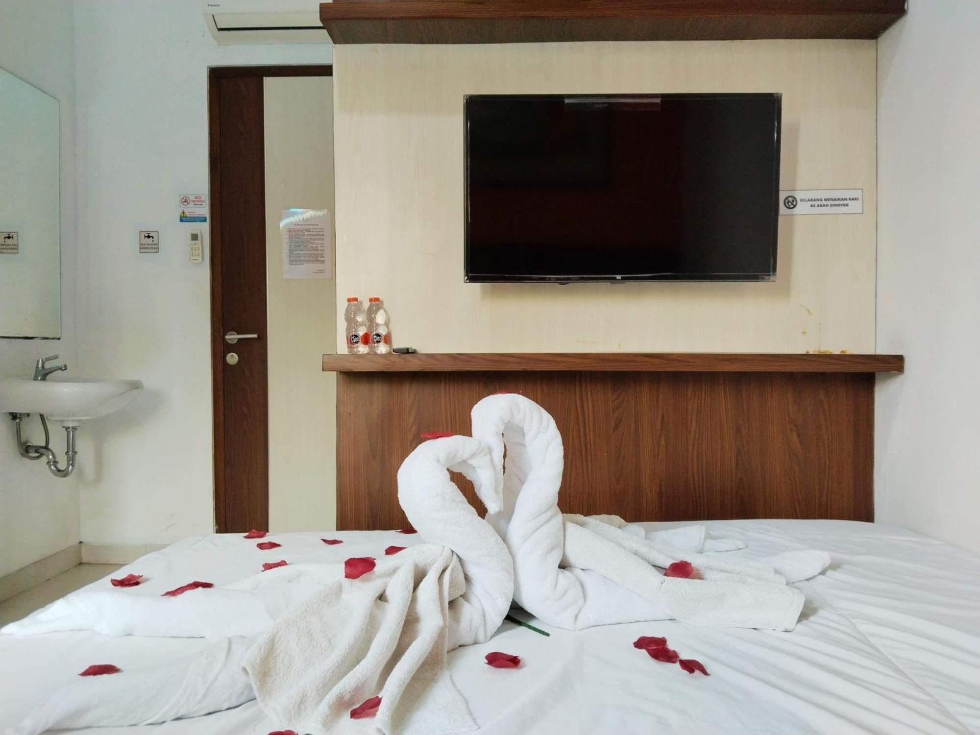 Hotel Dejati House Bekasi Exterior foto