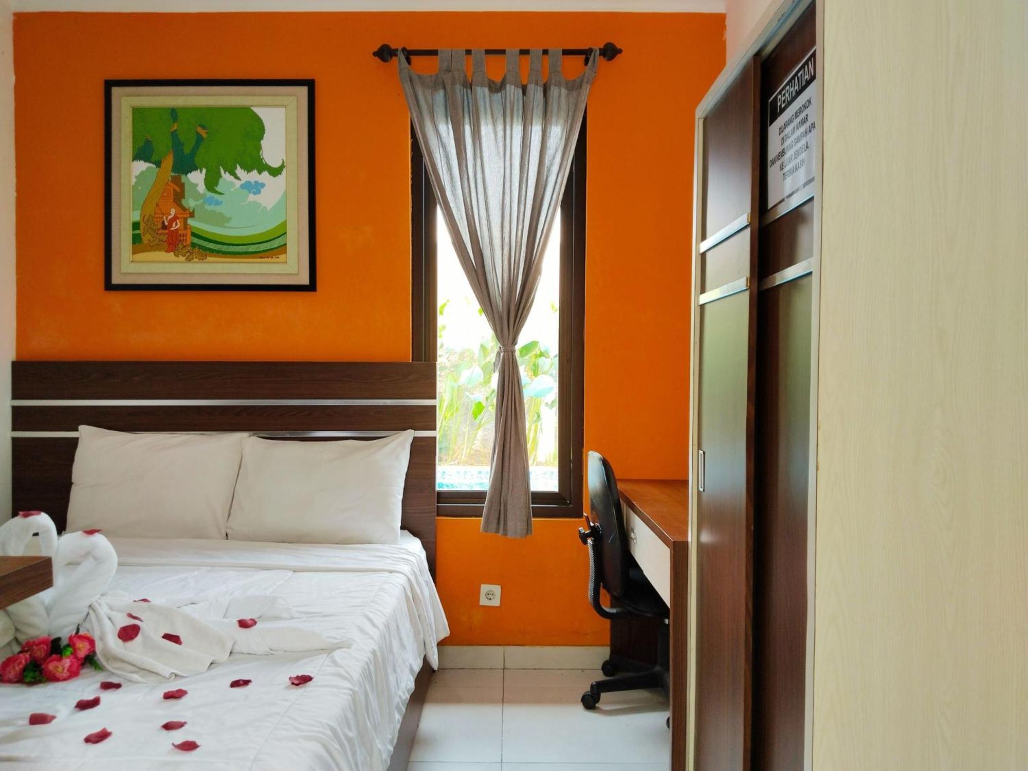 Hotel Dejati House Bekasi Exterior foto