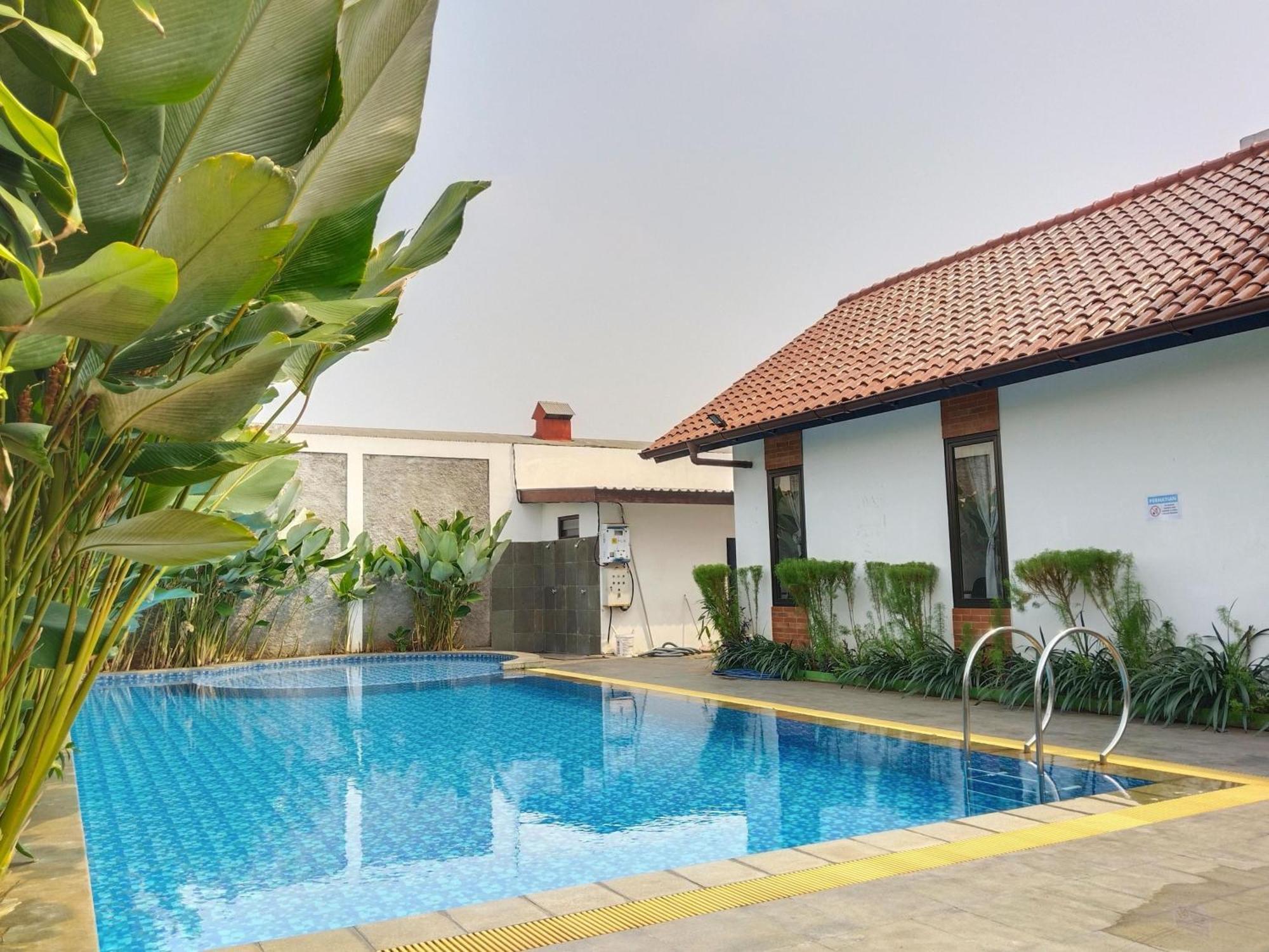 Hotel Dejati House Bekasi Exterior foto