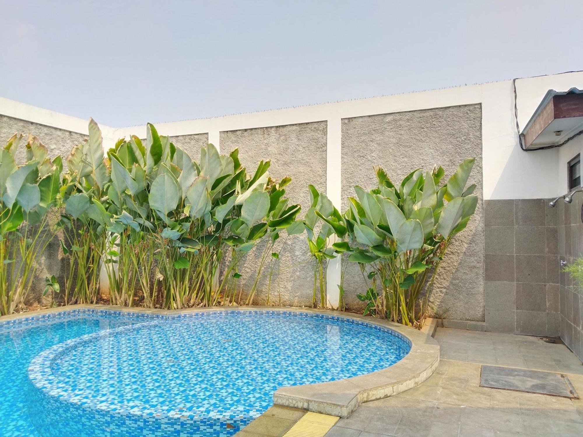 Hotel Dejati House Bekasi Exterior foto