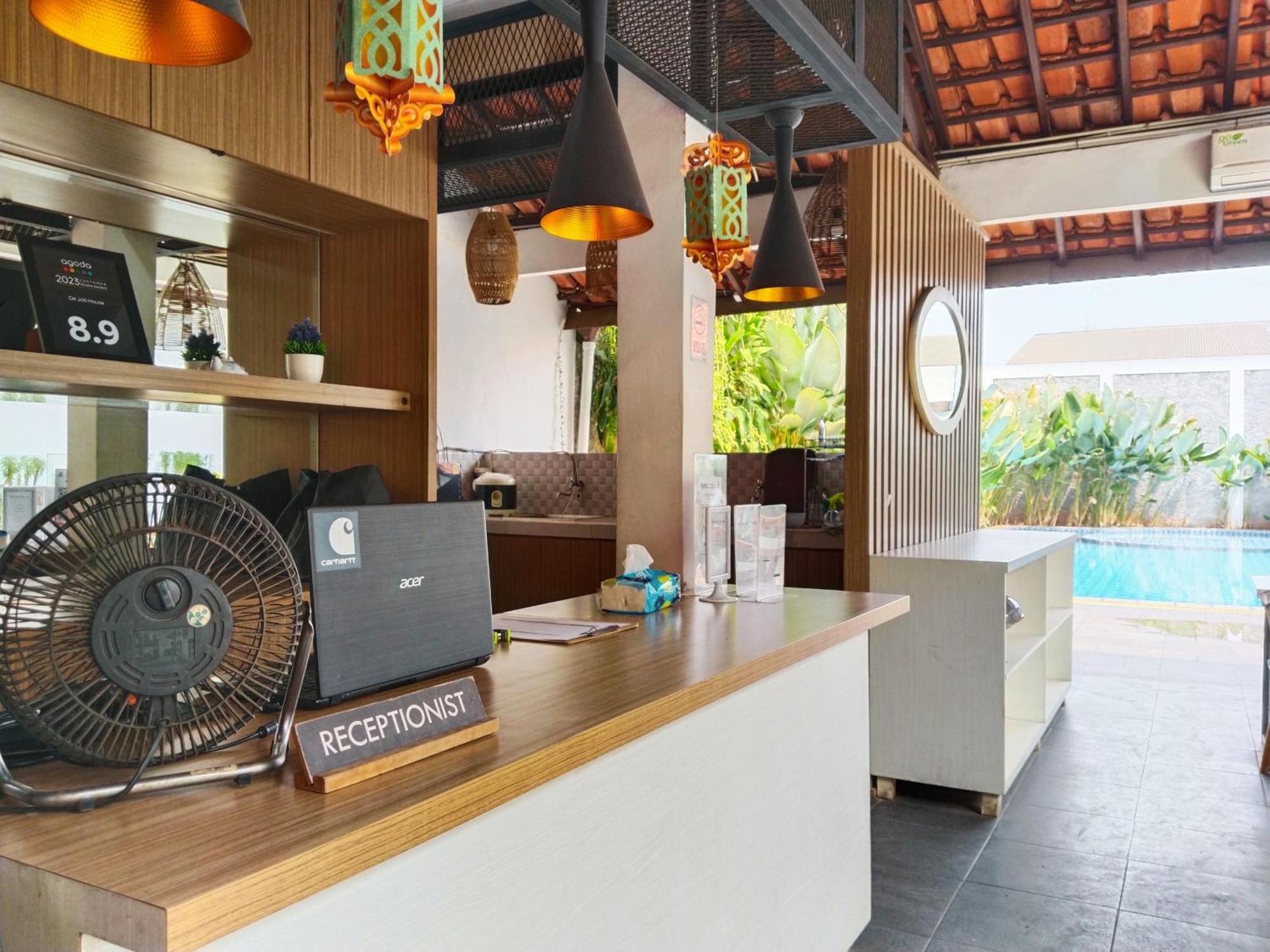 Hotel Dejati House Bekasi Exterior foto