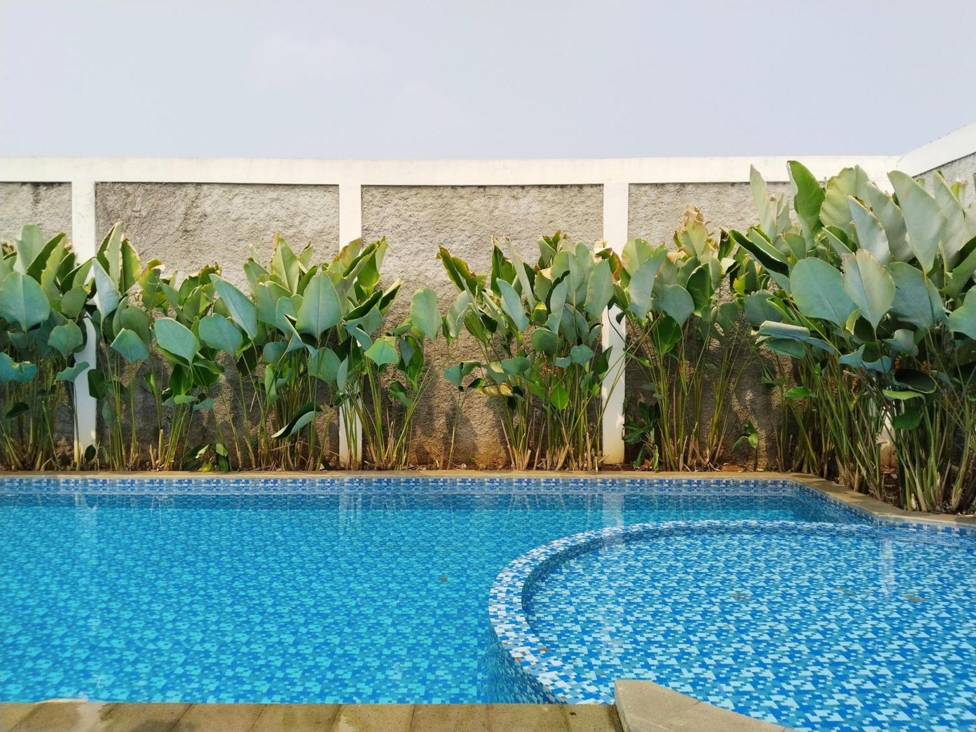 Hotel Dejati House Bekasi Exterior foto