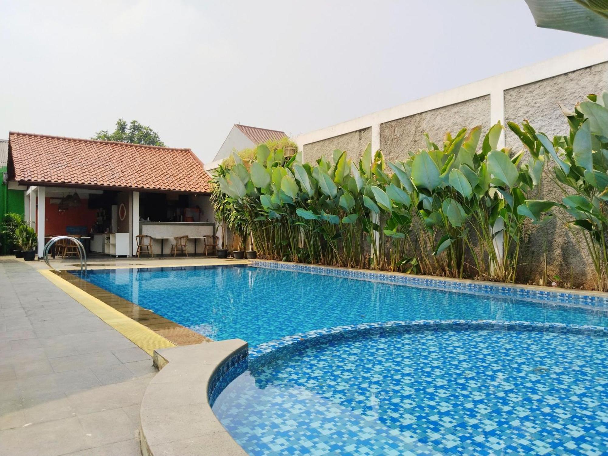 Hotel Dejati House Bekasi Exterior foto